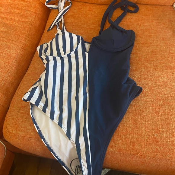 Shein one piece - Picture 1 of 1